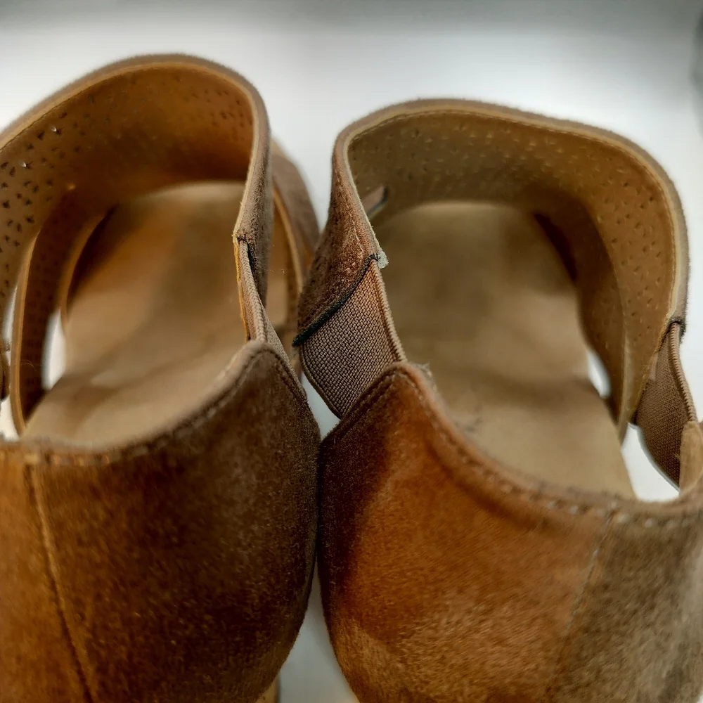 Life Stride Soft System Brown Perforated Wedge Sandals Womens Size‎ 10M Slip On